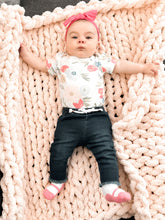 Load image into Gallery viewer, Chunky Knit Baby Blanket