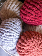 Load image into Gallery viewer, 12’ Round Knit Pillow