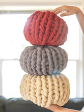 Load image into Gallery viewer, 12’ Round Knit Pillow