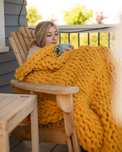 Load image into Gallery viewer, Chunky Knit Large Blanket

